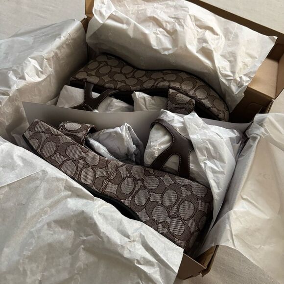 NWT Coach Gale Wedge Sandal Signature Jacquard CAA26 Women’s 9.5B - Picture 3 of 11